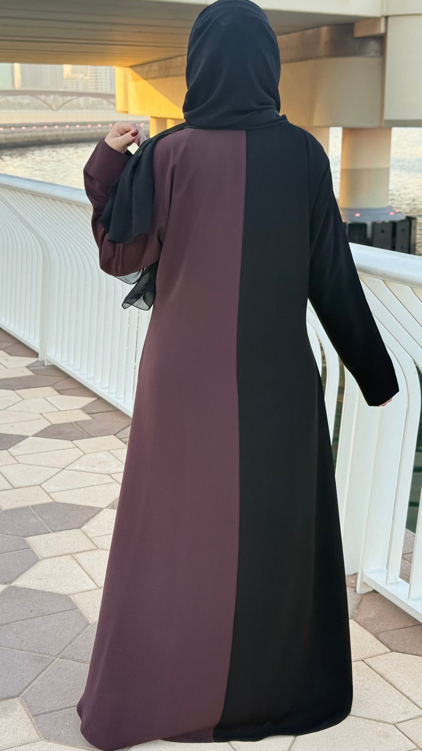 Classic Dual-tone Abaya